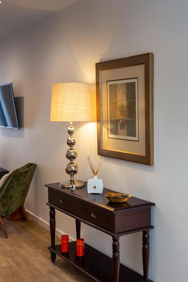 Stupendo- Two Rooms, Patio With Refreshing Pond-Center-Air Conditioning-Free Park Lissabon Exterior foto