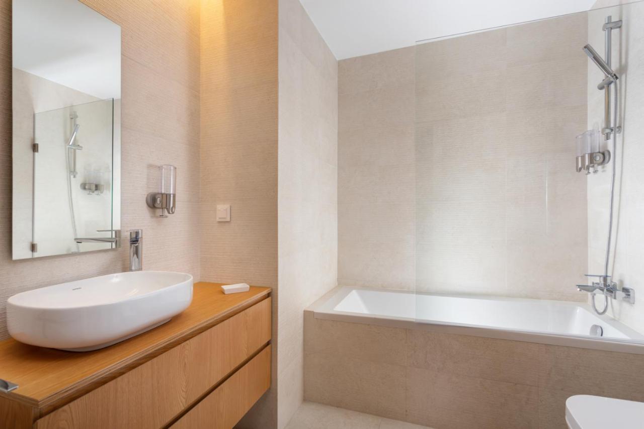 Stupendo- Two Rooms, Patio With Refreshing Pond-Center-Air Conditioning-Free Park Lissabon Exterior foto