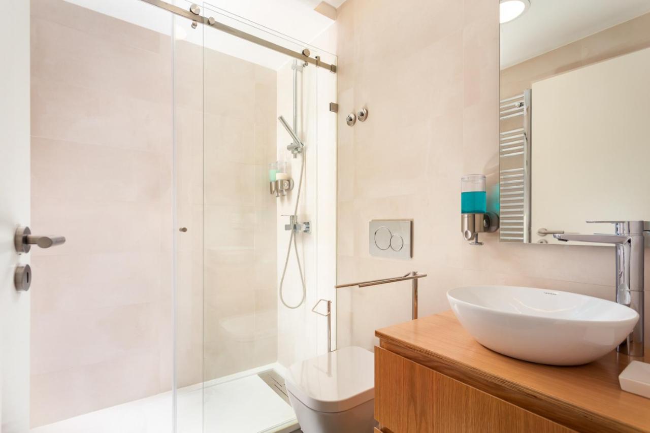 Stupendo- Two Rooms, Patio With Refreshing Pond-Center-Air Conditioning-Free Park Lissabon Exterior foto